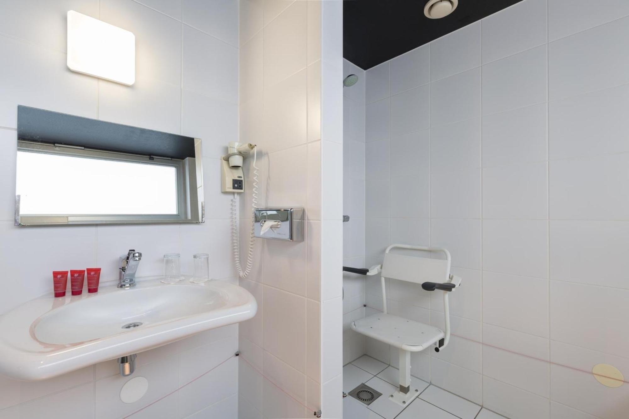 Leonardo Center 4* Almere